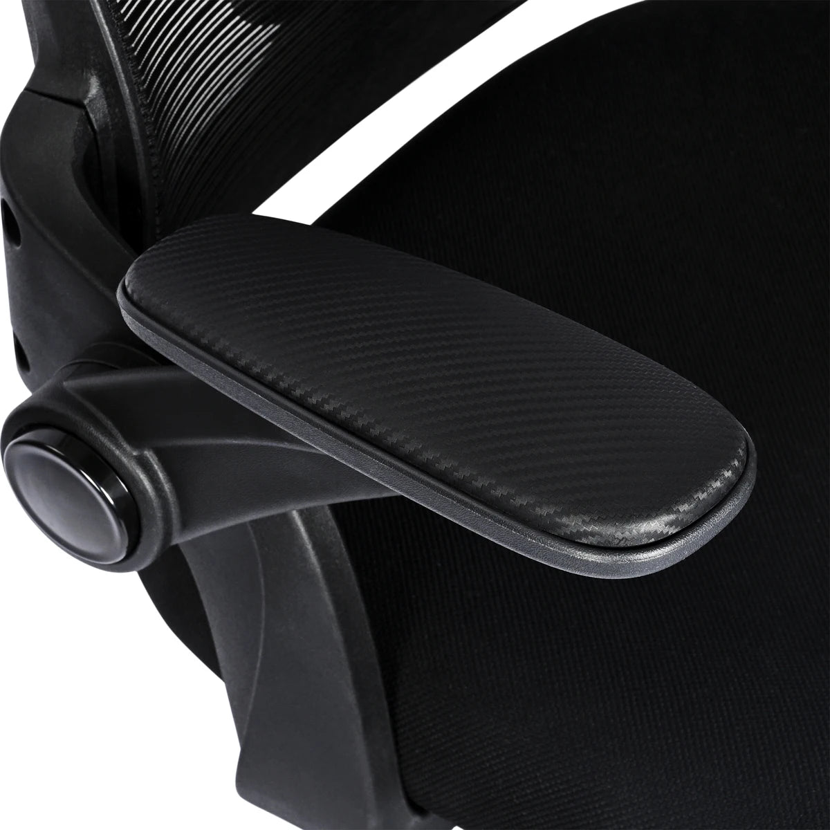 La silla de oficina T-Lovendo 6102-BLACK presenta un diseño ergonómico, altura ajustable y soporte lumbar, confeccionada con malla transpirable para máxima comodidad durante largas horas de trabajo, ideal para oficinas en casa o entornos de estudio.